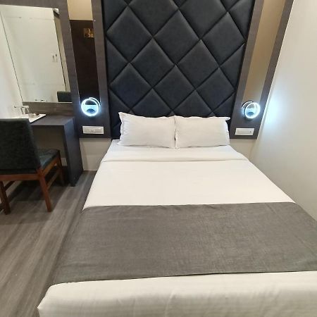 Hotel Classio Andheri - Near Dn Nagar Metro Station Bombay Extérieur photo