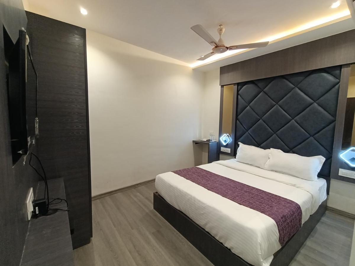 Hotel Classio Andheri - Near Dn Nagar Metro Station Bombay Extérieur photo