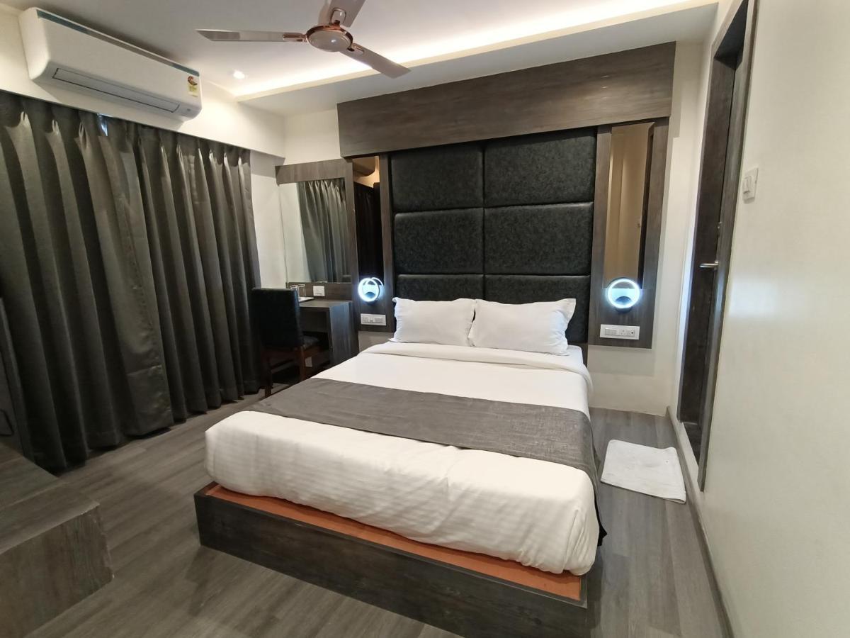 Hotel Classio Andheri - Near Dn Nagar Metro Station Bombay Extérieur photo