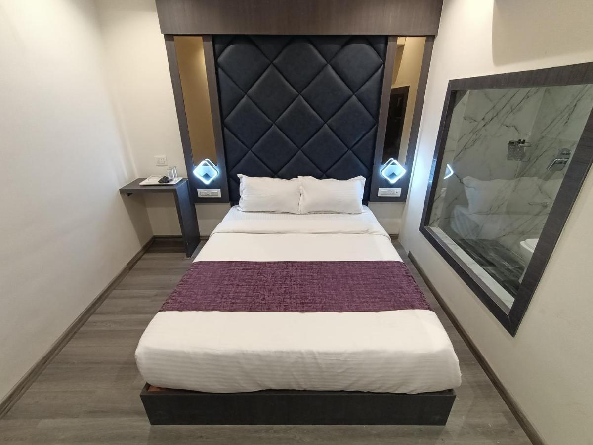 Hotel Classio Andheri - Near Dn Nagar Metro Station Bombay Extérieur photo