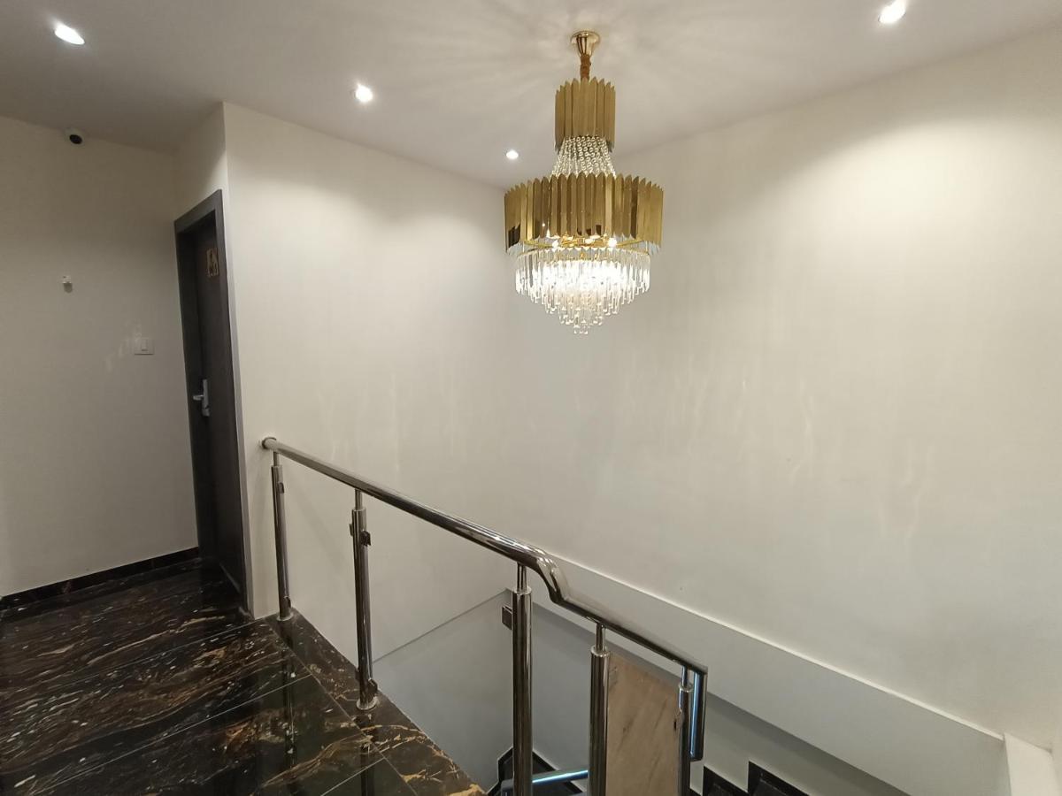 Hotel Classio Andheri - Near Dn Nagar Metro Station Bombay Extérieur photo