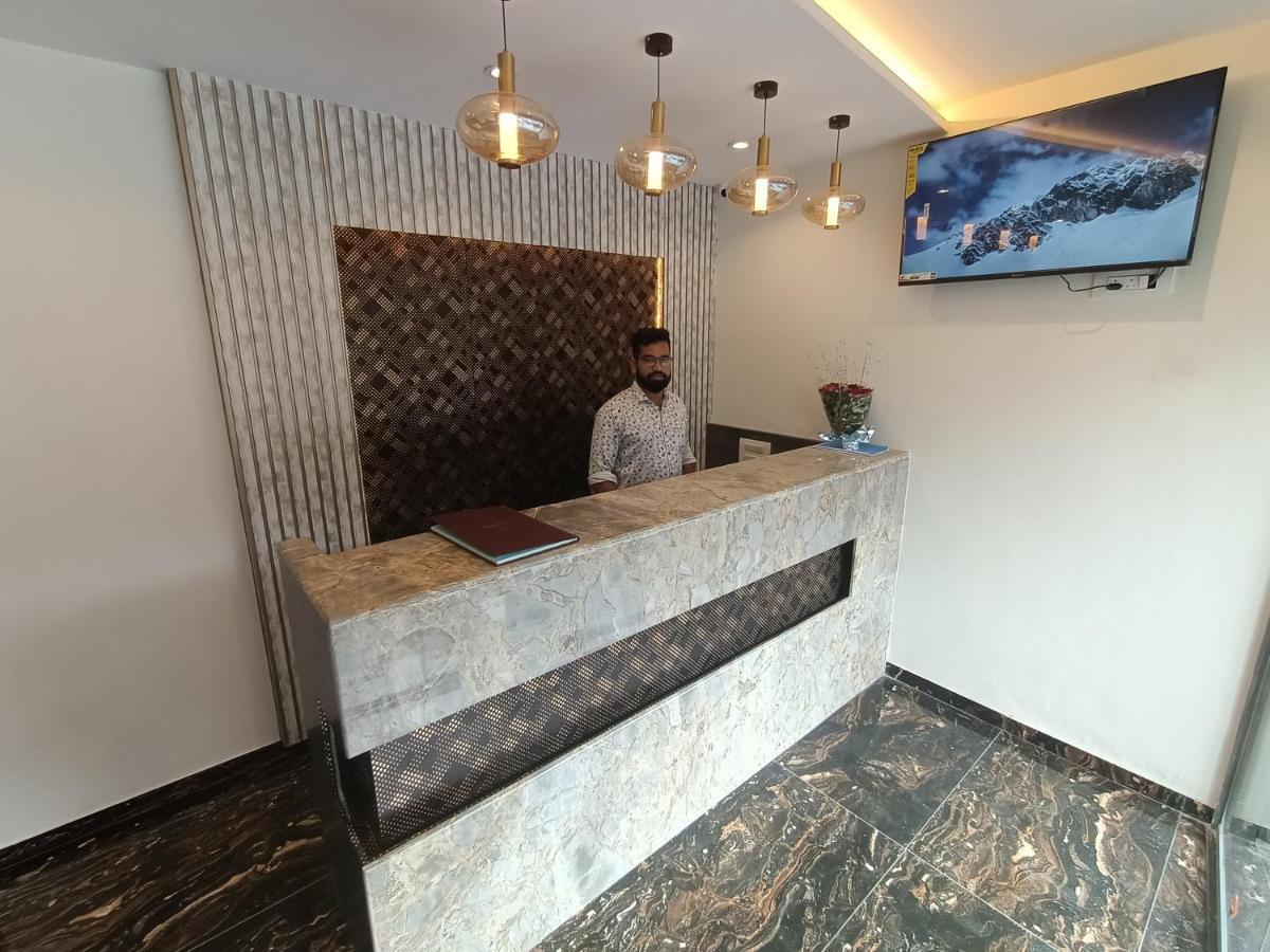 Hotel Classio Andheri - Near Dn Nagar Metro Station Bombay Extérieur photo
