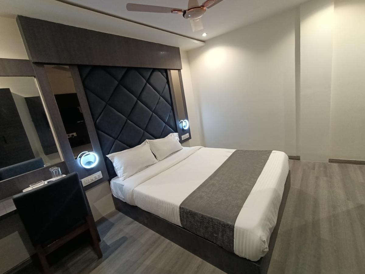 Hotel Classio Andheri - Near Dn Nagar Metro Station Bombay Extérieur photo